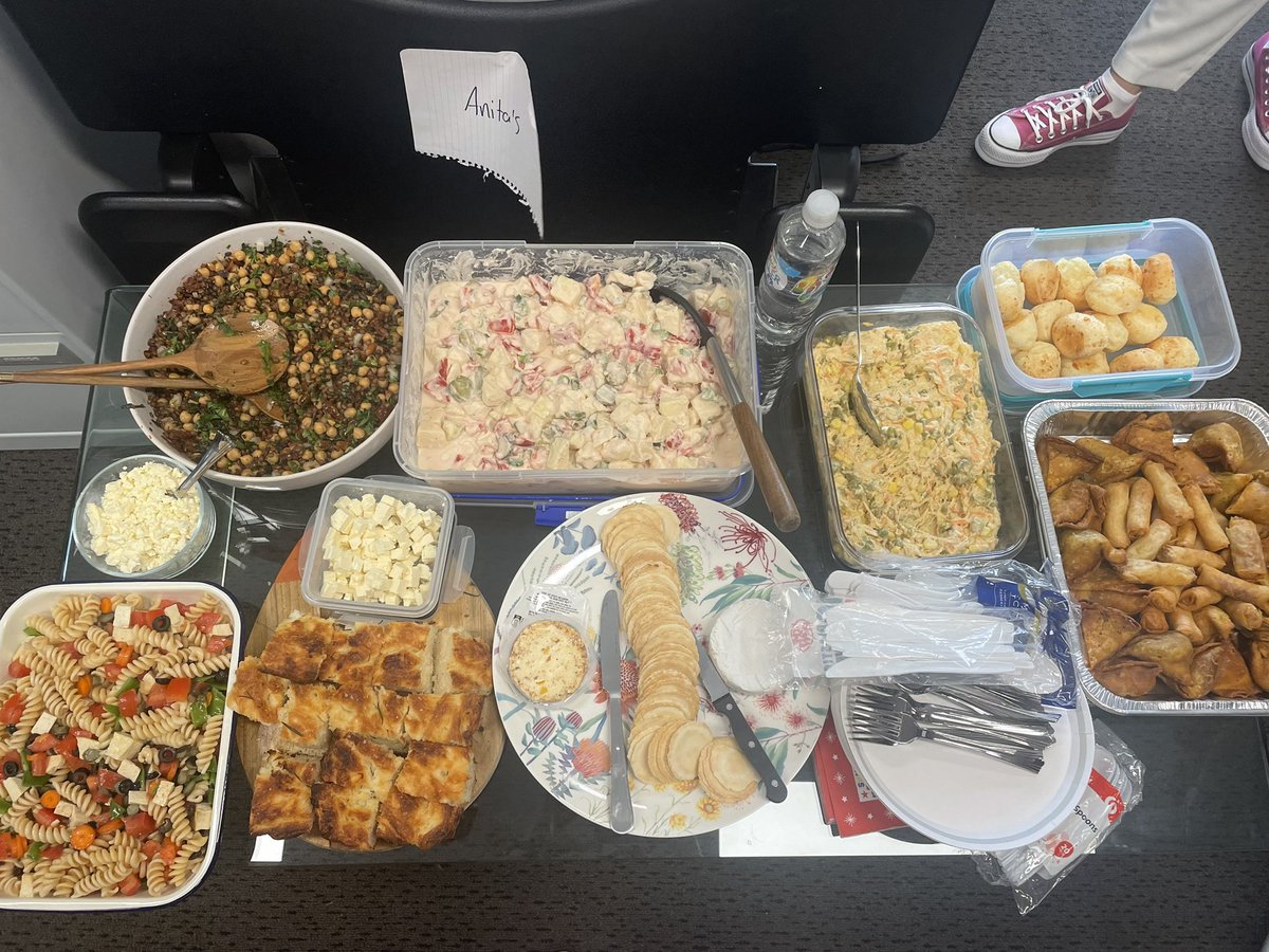 Denelle Cosier (@denellecosier) on Twitter photo Dietitians/nutritionists make the best food!! 
Enjoying a yummy Christmas lunch with lots of good conversations with the <a href="/UOWNutrDiet/">UOW Nutr & Dietetics</a> team 🎄🥗🍇🧁 Dietitians/nutritionists make the best food!! 
Enjoying a yummy Christmas lunch with lots of good conversations with the <a href="/UOWNutrDiet/">UOW Nutr & Dietetics</a> team 🎄🥗🍇🧁