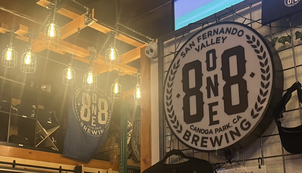 timcates's tweet photo. I’ve liked their beer for a while
First time at 818 Brewing location
#valleygirlblonde #gravityhill https://t.co/YaG3M3OkBI