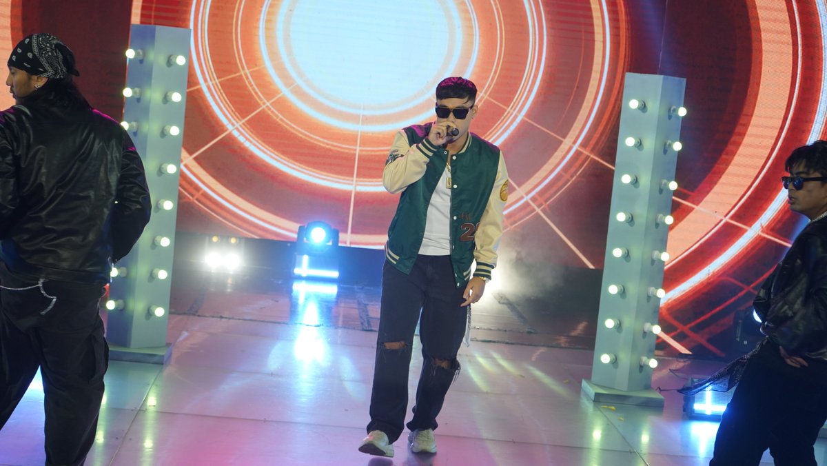 itsShowtimeNa's tweet photo. ✨ Time to vibe with Bailey May!

#MasayaSaShowtime   
Watch us Live, Follow, and Subscribe here:  
https://t.co/Gs3IAXU5tb https://t.co/i1vyObMU9x