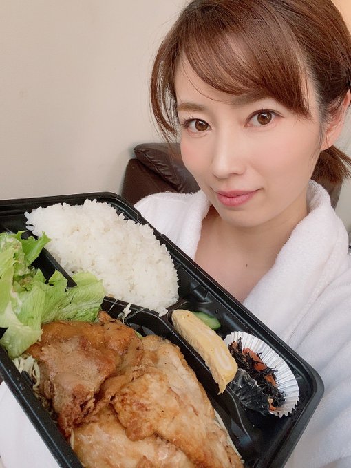 奥田咲 - 今日はお昼だよ✨ https://t.co/Wzwu5LLnZm