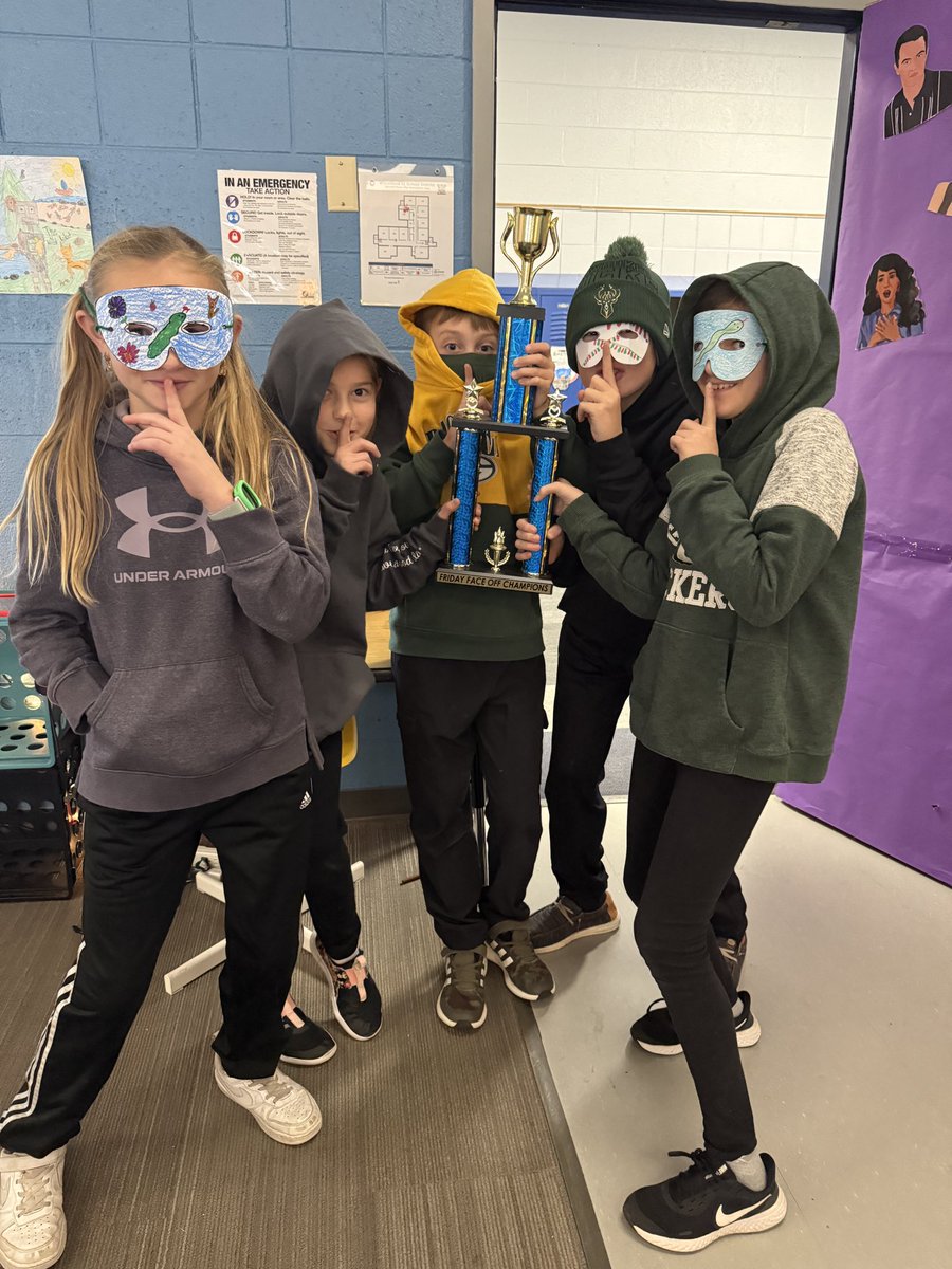 These <a href="/WCSWarhawks/">WCSWarhawks</a> fourth graders put their multiplication skills to good use in their bank heist escape room #wcsflight #mathrocks #multiplication <a href="/Reed_Reads009/">Alexa Reed</a> <a href="/missuhen/">Hannah Uhen</a>