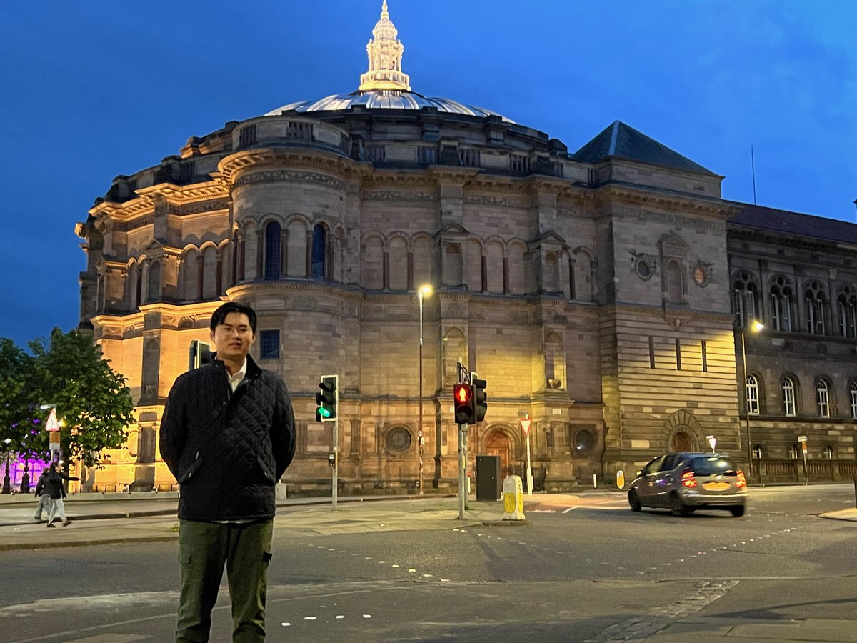 Tao Du, an outstanding Maths UG graduate in 2023, is now pursuing his PhD at University of Oxford. He enrolled in CityUHK's Joint Bachelor’s Degree Program and spent two years at The University of Edinburgh. He received degree certificates from both Universities upon graduation.