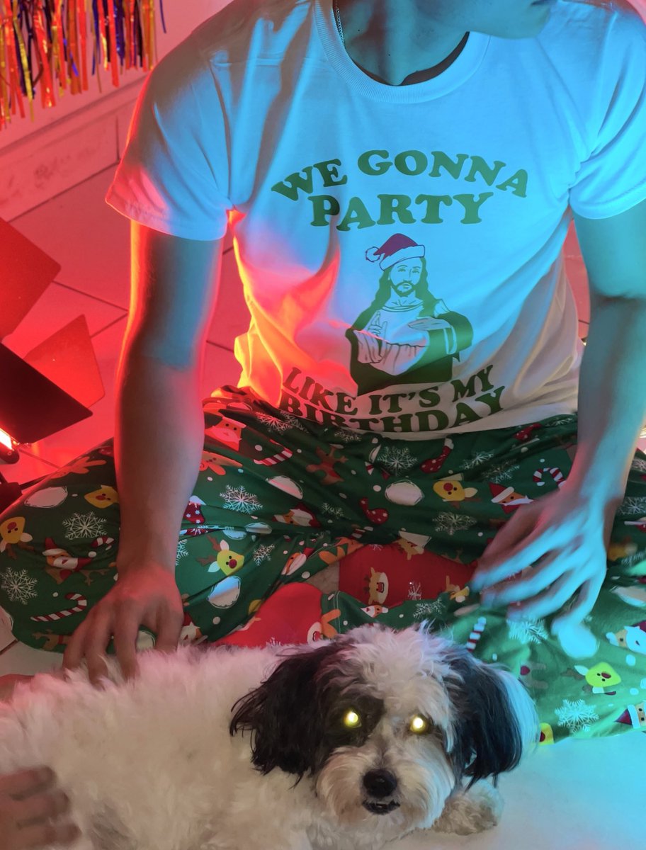 Stylinkhn's tweet photo. ya casi es navidad y stylink lo sabe🎄
raw footage https://t.co/EV1ghMYL2N