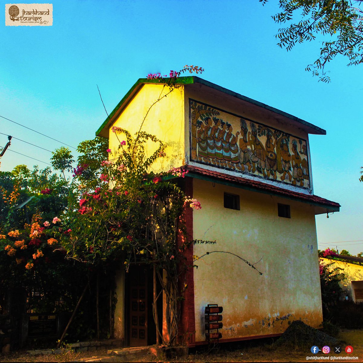 VisitJharkhand's tweet photo. Experience the vibrant culture of #Amadubi, Jharkhand, renowned for its ancient #Paitkarpaintings, tribal art, cultural events, and eco-tourism. Explore workshops, storytelling, and heritage cuisine in this serene rural tourism destination.
#VisitJharkhand #RuralTourism https://t.co/LAvVjwaMHB