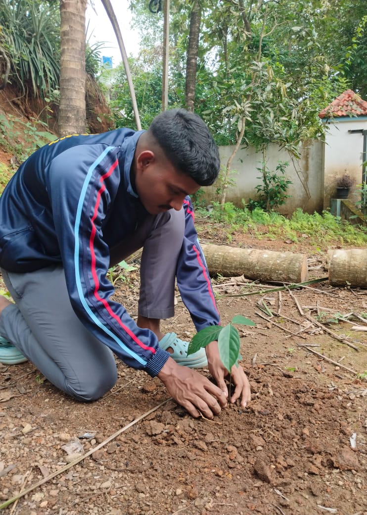 9keralabnNCC's tweet photo. "Growing a greener future! 9K BN NCC cadets conduct 'One Cadet One Tree' campaign, spreading awareness about environmental protection. #OneCadetOneTree #NCCEnvironmentalInitiatives #9KBNNCC" https://t.co/xcMQezyrlo