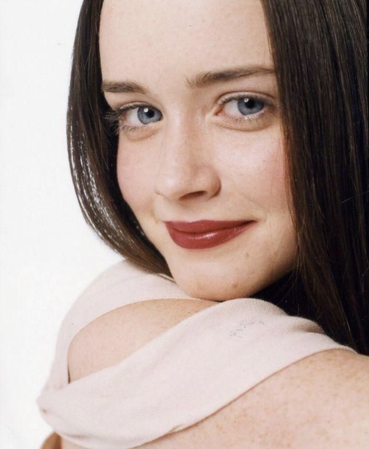 最高な海外ドラマ「ギルモアガールズ」のローリー役のアレクシス