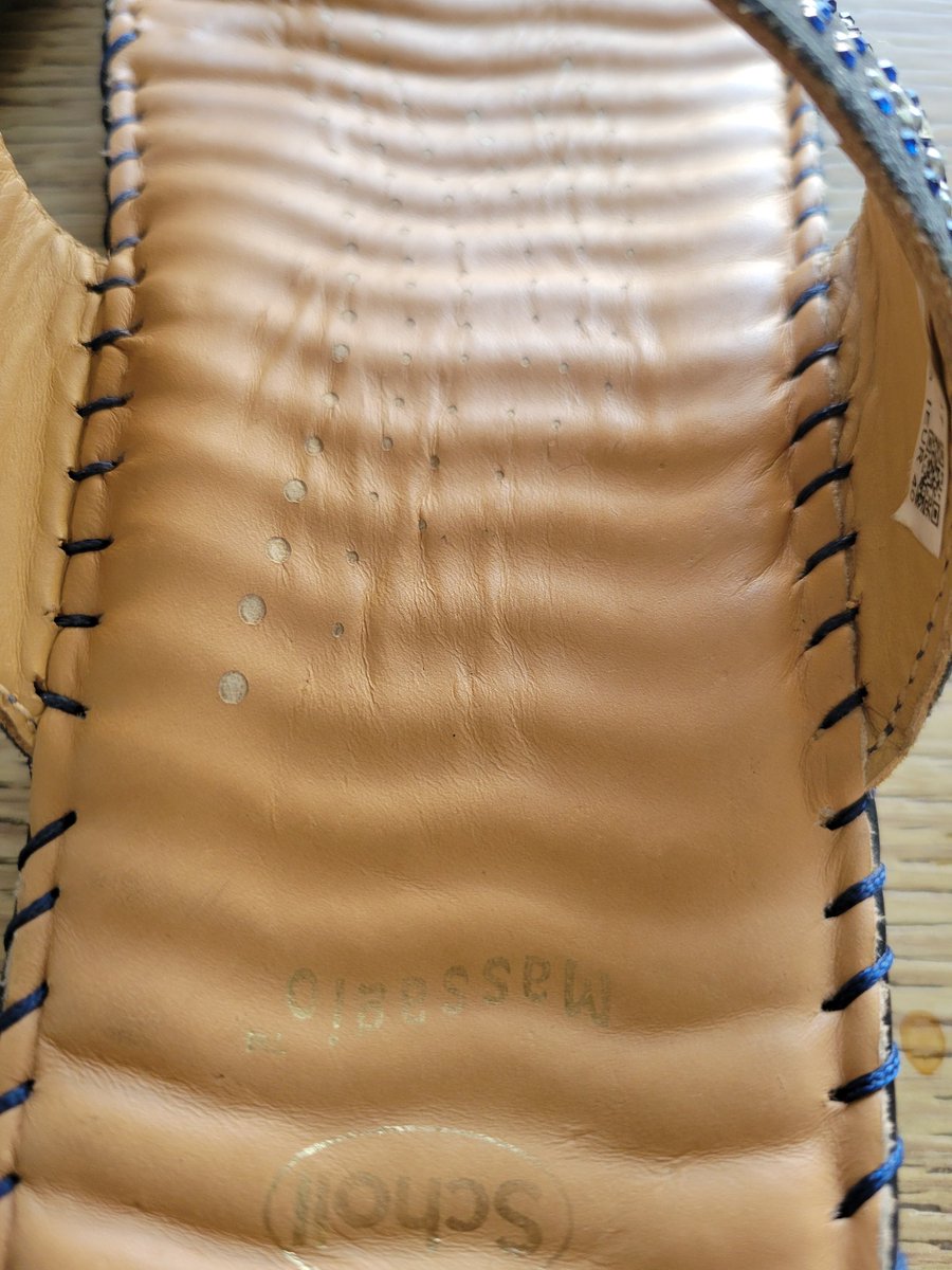 stwtrv's tweet photo. Brand new hush puppies  &amp; Dr Scholl shoes. Cracked after few use. Not expected of #BATAINDIA brand. Such poor quality is a blemish on our #MakeInIndia and #ViksitBharat2047 aspirations and disappointing for loyal customers. https://t.co/Qc7v86Iyfk