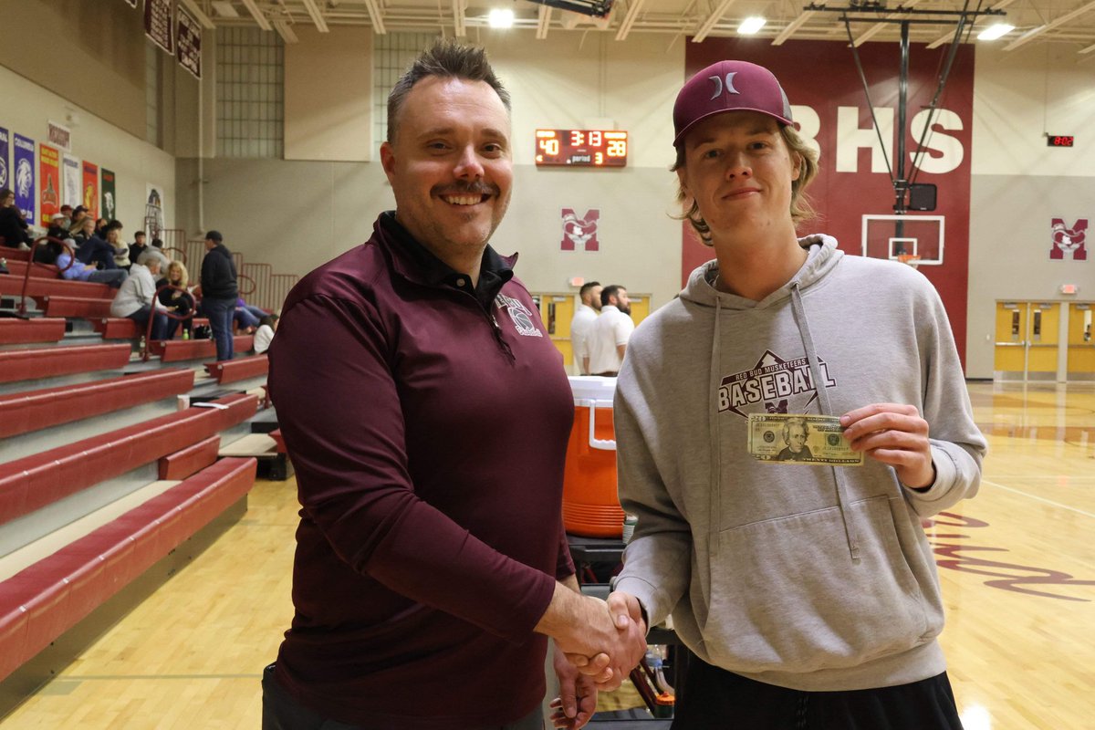 GPhegley's tweet photo. #victory #homeopener #musketeerpride #numberonefans #redbud132 @TheBUDAthletics @mrfisherband @FriessMiki https://t.co/ut1hckklaV