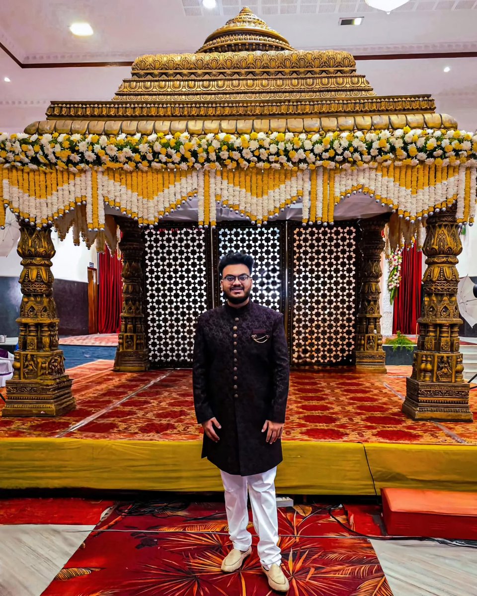 onlyprathamesh's tweet image. 𝔅𝔯𝔦𝔡𝔢𝔰𝔪𝔞𝔫 🤵🏻‍♂️

@Manyavar_ | #SistersWedding | #onlyprathamesh