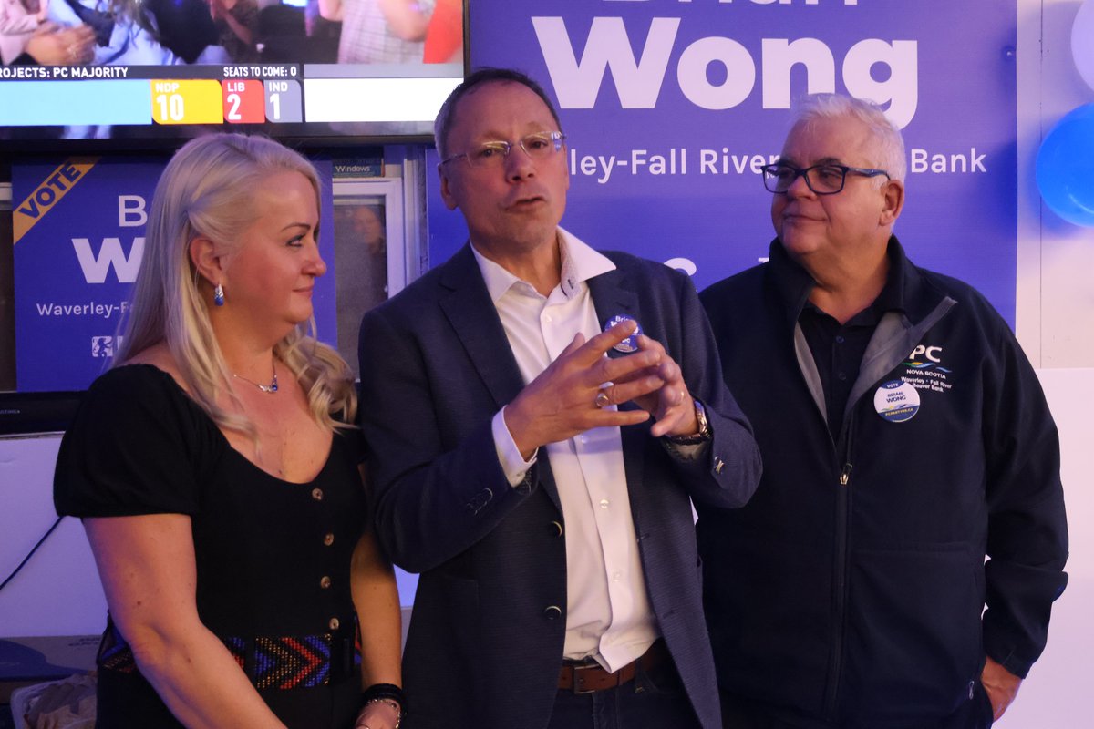 ReprtrPatHealey's tweet image. Some photos from the night after @BrianWongPC was declared elected in Waverley-Fall River-Beaver Bank on Tuesday night in #WindsorJunction. #NSElection @nspc