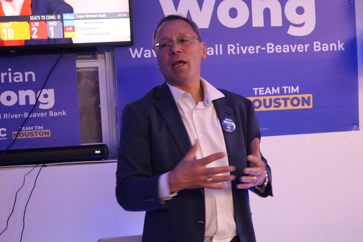 ReprtrPatHealey's tweet image. Some photos from the night after @BrianWongPC was declared elected in Waverley-Fall River-Beaver Bank on Tuesday night in #WindsorJunction. #NSElection @nspc