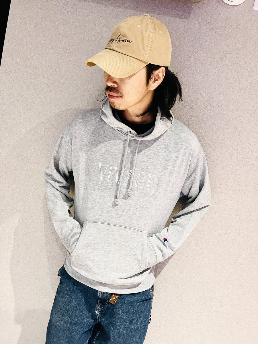 VIVACE_info's tweet photo. ワンマングッズ入荷しました‼️

VIVACE×Championパーカー
(M,L,XL)
¥6,500-

マダミツカラナイトートバッグ
(平置きW450×H320×D130mm)
¥3,500-

桧製KANPAI枡
(1合)
¥1,500- https://t.co/xziDMlRz5v