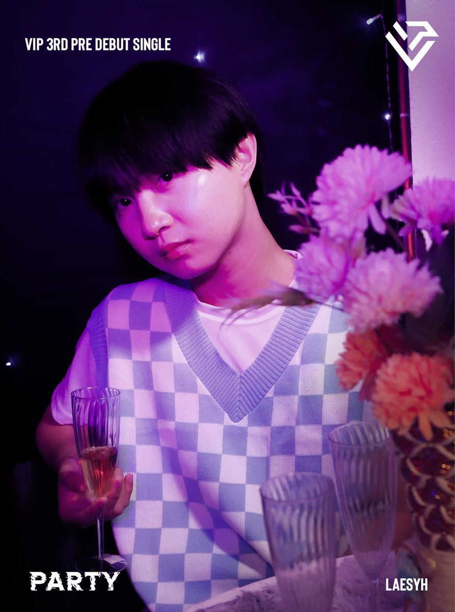 Visual_In_Proj's tweet photo. [#LAESYH] - 'Party' The 3rd Pre-Debut Song

"The champagne whispered in my daydream..." ☁️🍾

#VIP #Party #vip3rdpredebut https://t.co/Z7LSl5qUZJ