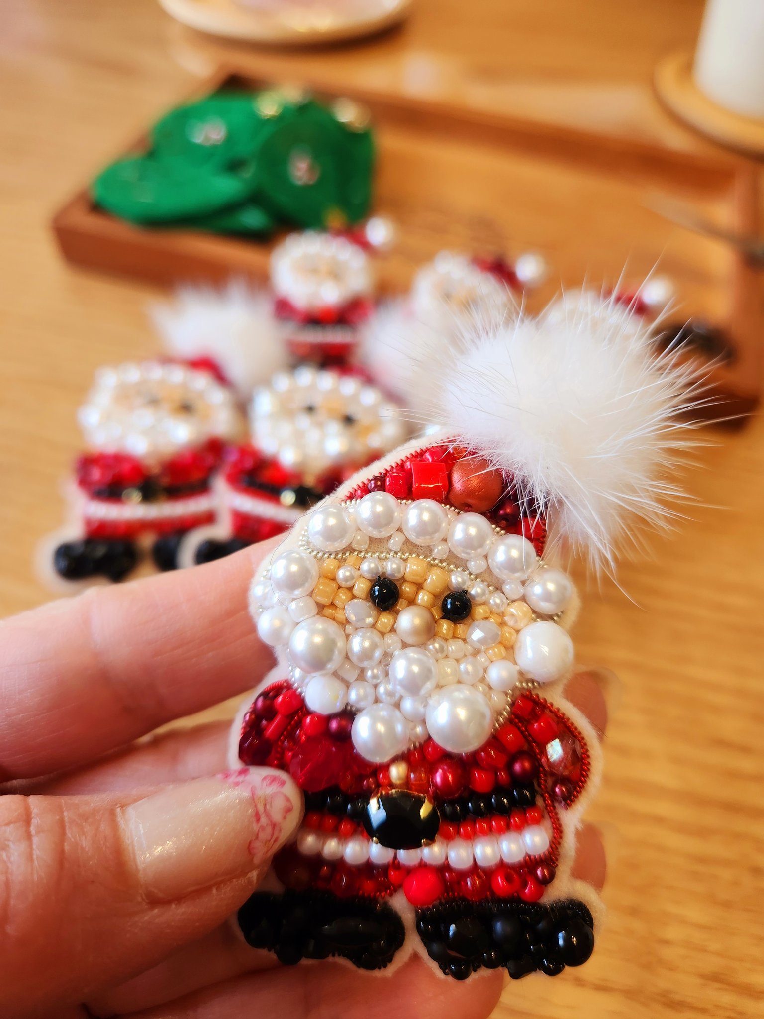 大流行中！ クリスマスの可愛い訪問者 No.526 刺繍ブローチ その他 - その他