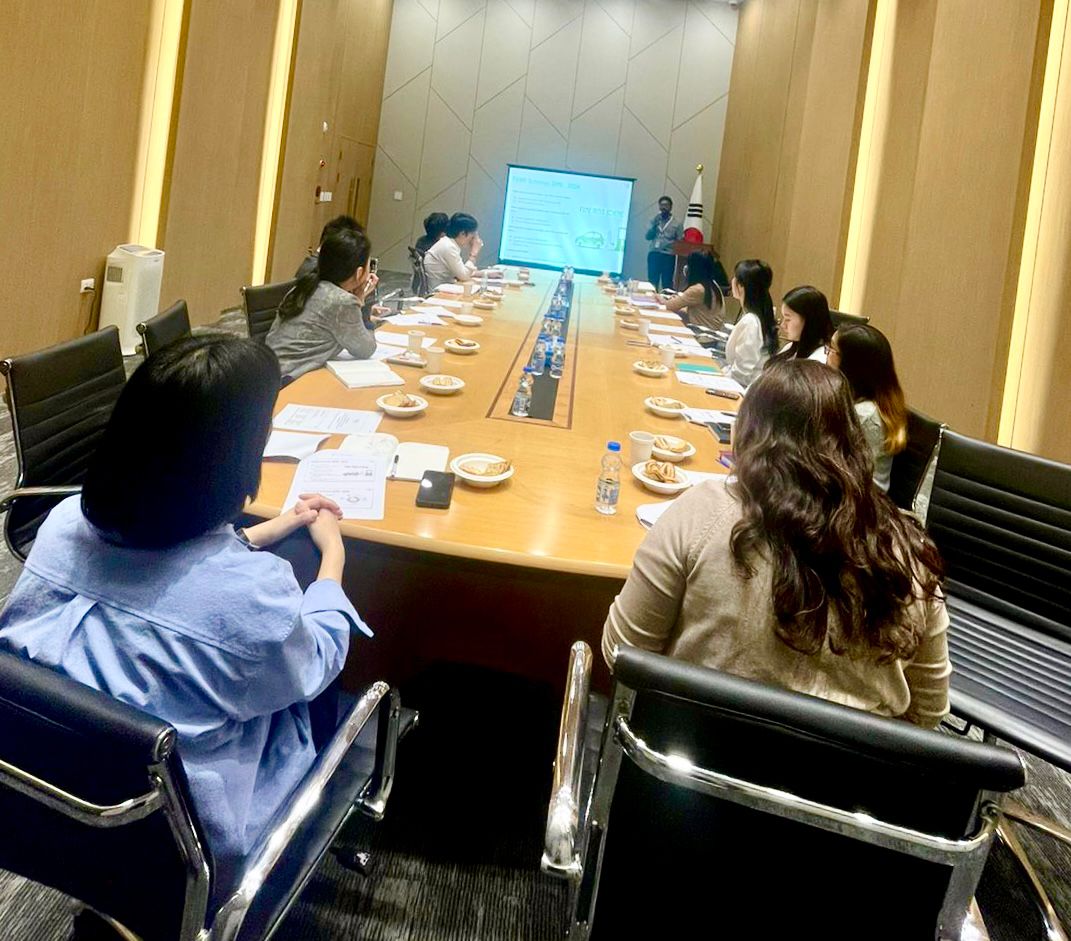 OMI Foundation (@omifoundation) on Twitter photo Thrilled to share that <a href="/KaruturiPradeep/">pradeep karuturi</a>, Head, Centre for Clean Mobility <a href="/OMIFoundation/">OMI Foundation</a>, delivered an expert talk at the <a href="/RokEmbIndia/">Korean Embassy India</a> on #ElectricMobility Market & Policies in India.
Great discussions with embassy officials on advancing EV collaboration! 🌱🚗 Thrilled to share that <a href="/KaruturiPradeep/">pradeep karuturi</a>, Head, Centre for Clean Mobility <a href="/OMIFoundation/">OMI Foundation</a>, delivered an expert talk at the <a href="/RokEmbIndia/">Korean Embassy India</a> on #ElectricMobility Market & Policies in India.
Great discussions with embassy officials on advancing EV collaboration! 🌱🚗