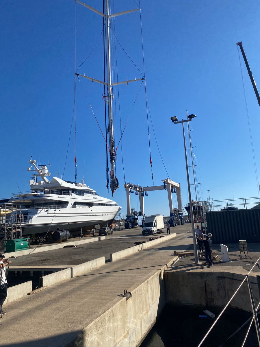 RSBRigging's tweet photo. Last week the RSB team, led by Angus, was in La Ciotat working on several projects, including the re-stepping and tuning of S/Y Ravenger. With the mast expertly aligned and tuned, she’s ready and safe to set sail.
#ravenger #huisman #rsbrigging #justanotherdayatrsb #yachtrigging https://t.co/kbLDx2Rqrj
