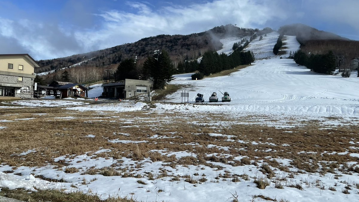 高天ヶ原エリア🏂
オープンを今週末に控えていますが、昨夜からの雨により雪が減少❄️
週末は冷えるようですが
何とかなりそうでしょうかね⛷
現在志賀高原は熊の湯、横手山エリアがオープン🎿
#志賀高原 #旅行 #観光 #スキー #スノボー #冬 #おすすめ #信州 #おこみん #温泉 #長野 #japan #nagano