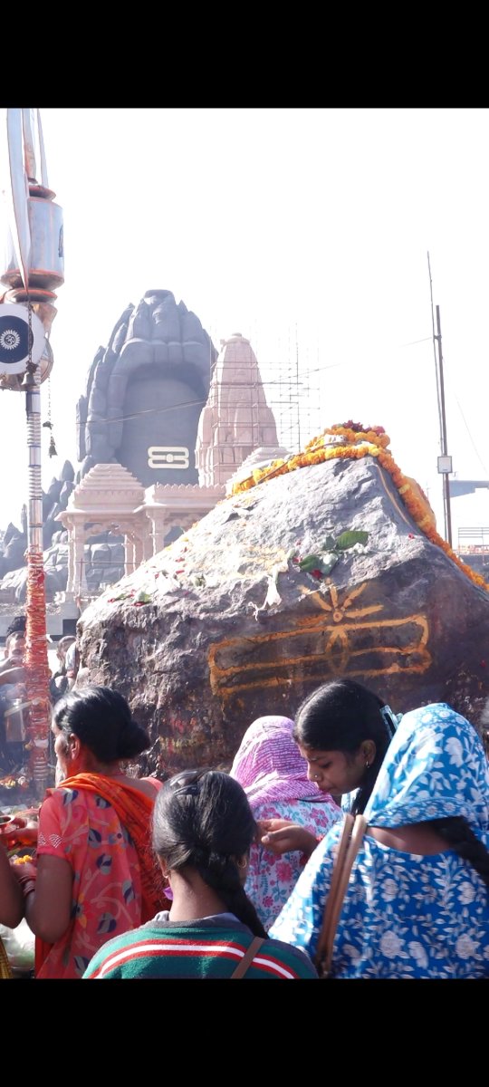 panditmishraji's tweet image. आज दिनांक 27-11-2024 बुधवार को कुबेरेश्वर धाम सीहोर के भव्य दर्शन
कुबेरेश्वर भंडारी आप सभी की मनोकामना पूरी करे
#kubereshwardhamsehore #kubereshwarmahadev #sihorewale 
#kubereshwardhamkeupay #pandit_pradeep_ji_mishra #aarti 
#Jyotirlinga #BhogAarti  #darshan