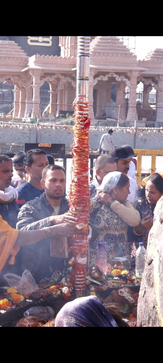 panditmishraji's tweet image. आज दिनांक 27-11-2024 बुधवार को कुबेरेश्वर धाम सीहोर के भव्य दर्शन
कुबेरेश्वर भंडारी आप सभी की मनोकामना पूरी करे
#kubereshwardhamsehore #kubereshwarmahadev #sihorewale 
#kubereshwardhamkeupay #pandit_pradeep_ji_mishra #aarti 
#Jyotirlinga #BhogAarti  #darshan