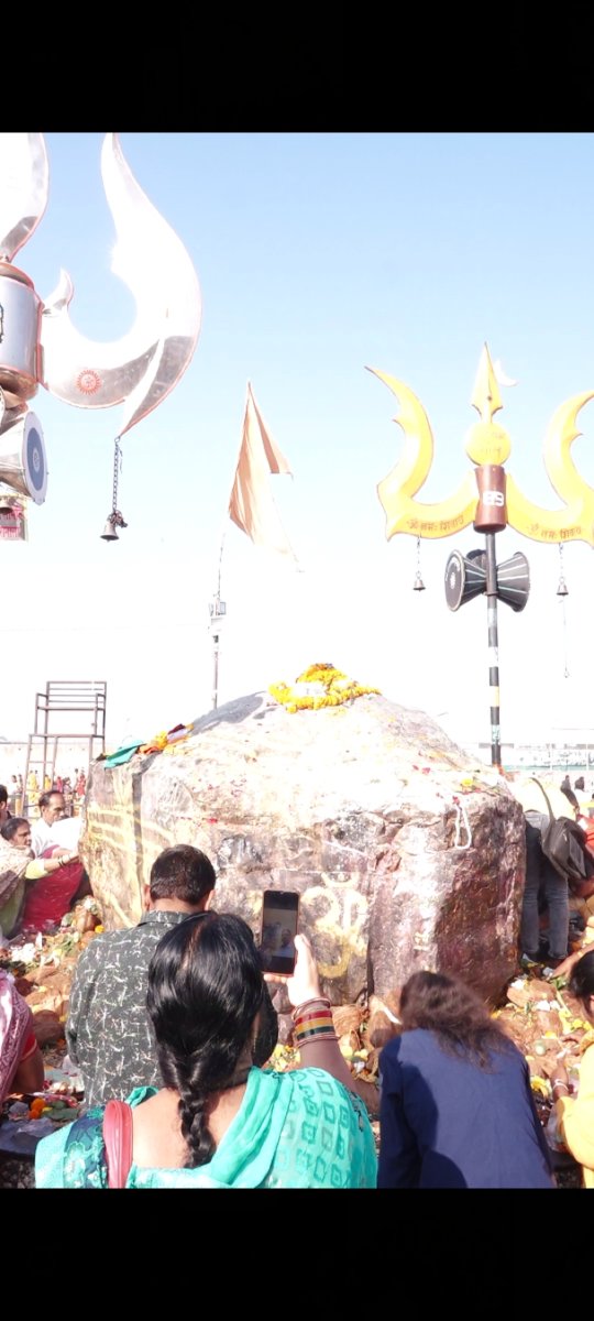 panditmishraji's tweet image. आज दिनांक 27-11-2024 बुधवार को कुबेरेश्वर धाम सीहोर के भव्य दर्शन
कुबेरेश्वर भंडारी आप सभी की मनोकामना पूरी करे
#kubereshwardhamsehore #kubereshwarmahadev #sihorewale 
#kubereshwardhamkeupay #pandit_pradeep_ji_mishra #aarti 
#Jyotirlinga #BhogAarti  #darshan