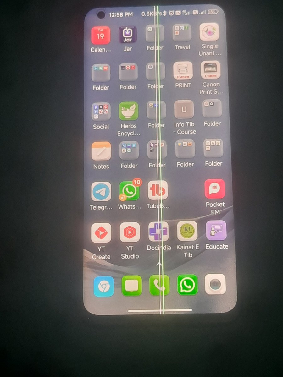 hakeemwasay's tweet photo. @XiaomiIndia 60000 thausand ka phone kis kam ka??
Mi 10 ke display per Green line aagya hai.. xiaomi customer care ko phone karne per complaint note nhi kr rhe hai.or uper se bata rhe hain ke hamare mi ya redmi ke kisi phone me green line ki samasseya abhi tak nhi aayee hai, Plz do something https://t.co/NspUHA4wB0