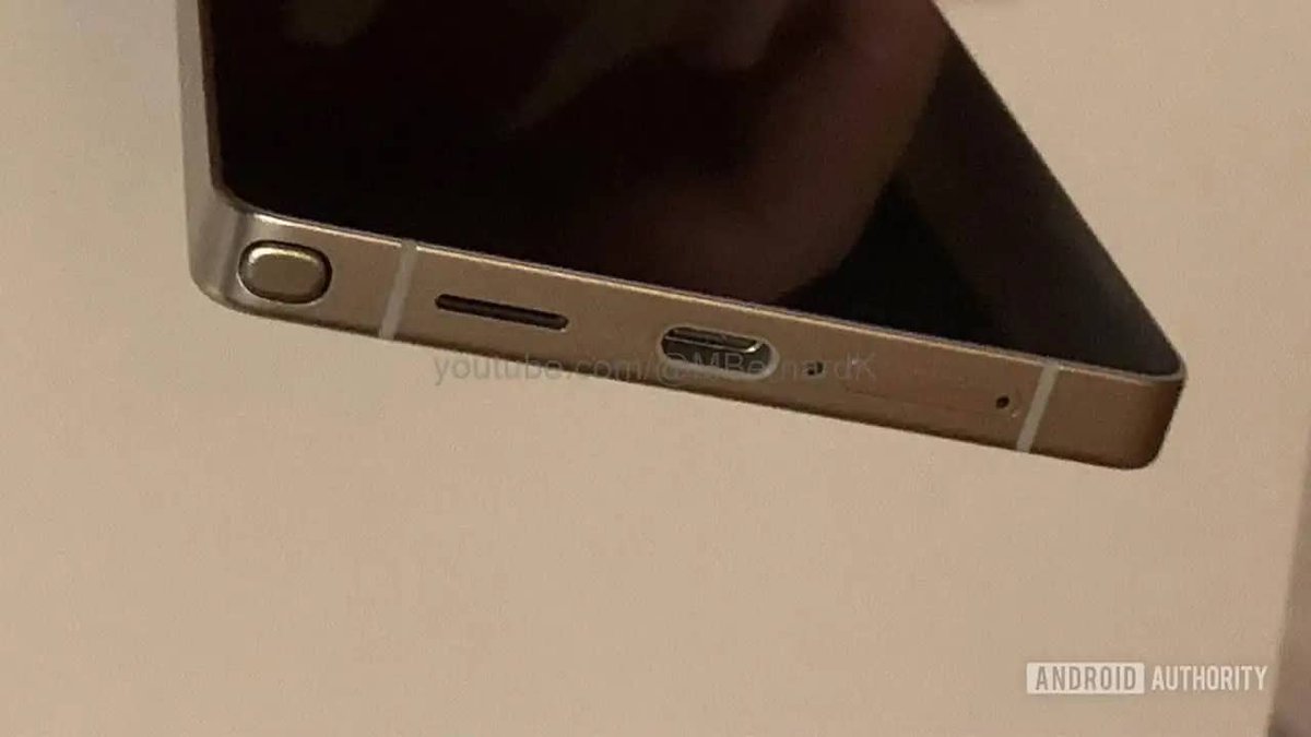 sammygurus's tweet photo. To be sure, the wait for One UI 7.0 and the Galaxy S25 Ultra is excruciating for Galaxy fans. With the countless delays to the One UI 7.0 beta and the myriad of leaks for the Galaxy S25 Ultra, the excitement is palpable. #GalaxyS25Ultra #OneUI70
https://t.co/Jq3WUjlAmY https://t.co/08U39oDJfu