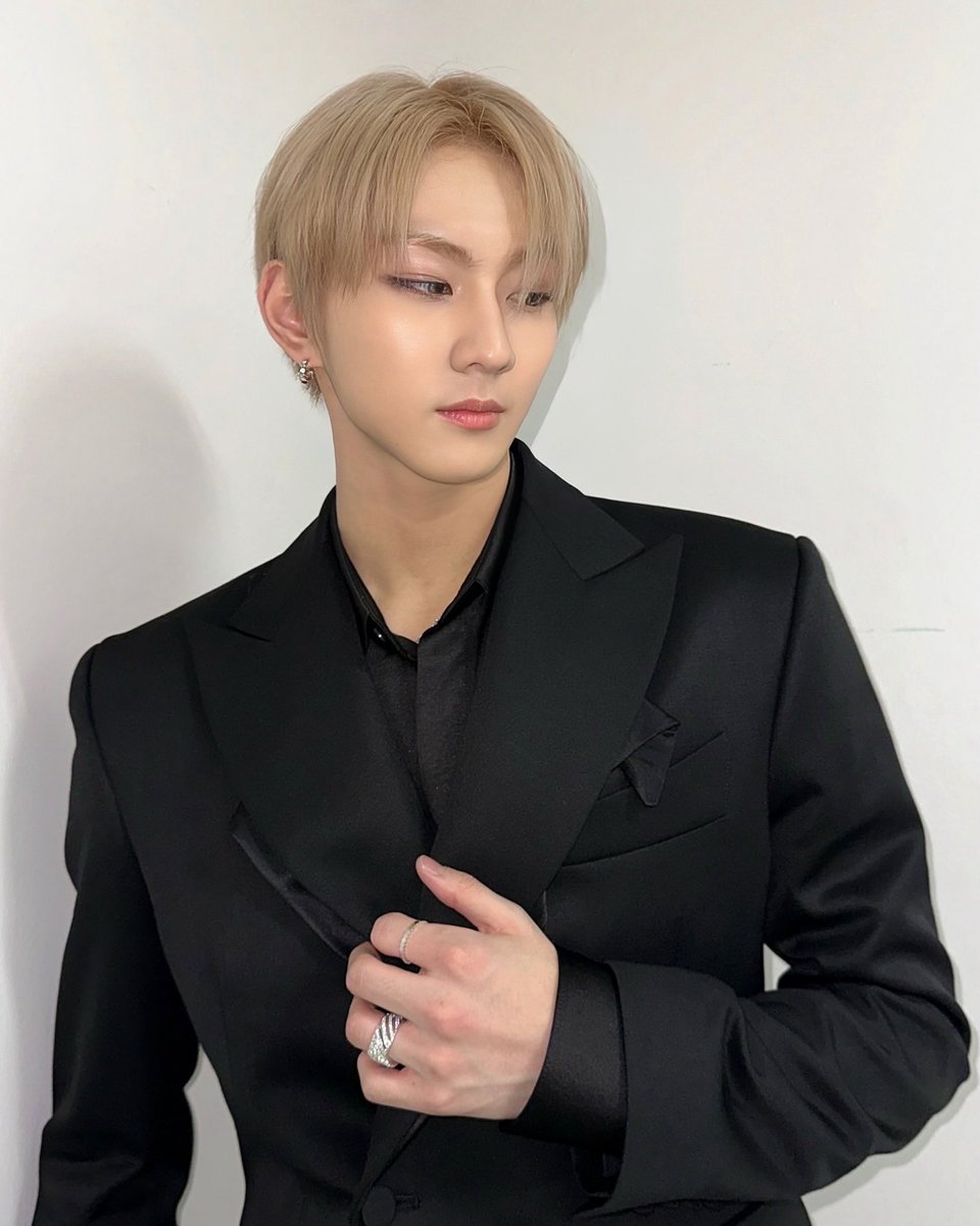 209zip's tweet photo. 241127 엔하이픈 인스타그램 #정원🖤🖤
💍@Chaumet https://t.co/9WIUY12qW5