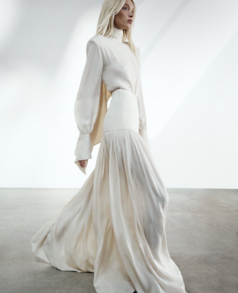 muglare's tweet photo. The Diaphanous Scarf blouse and maxi skirt—need that. https://t.co/zDiUxDqFBn