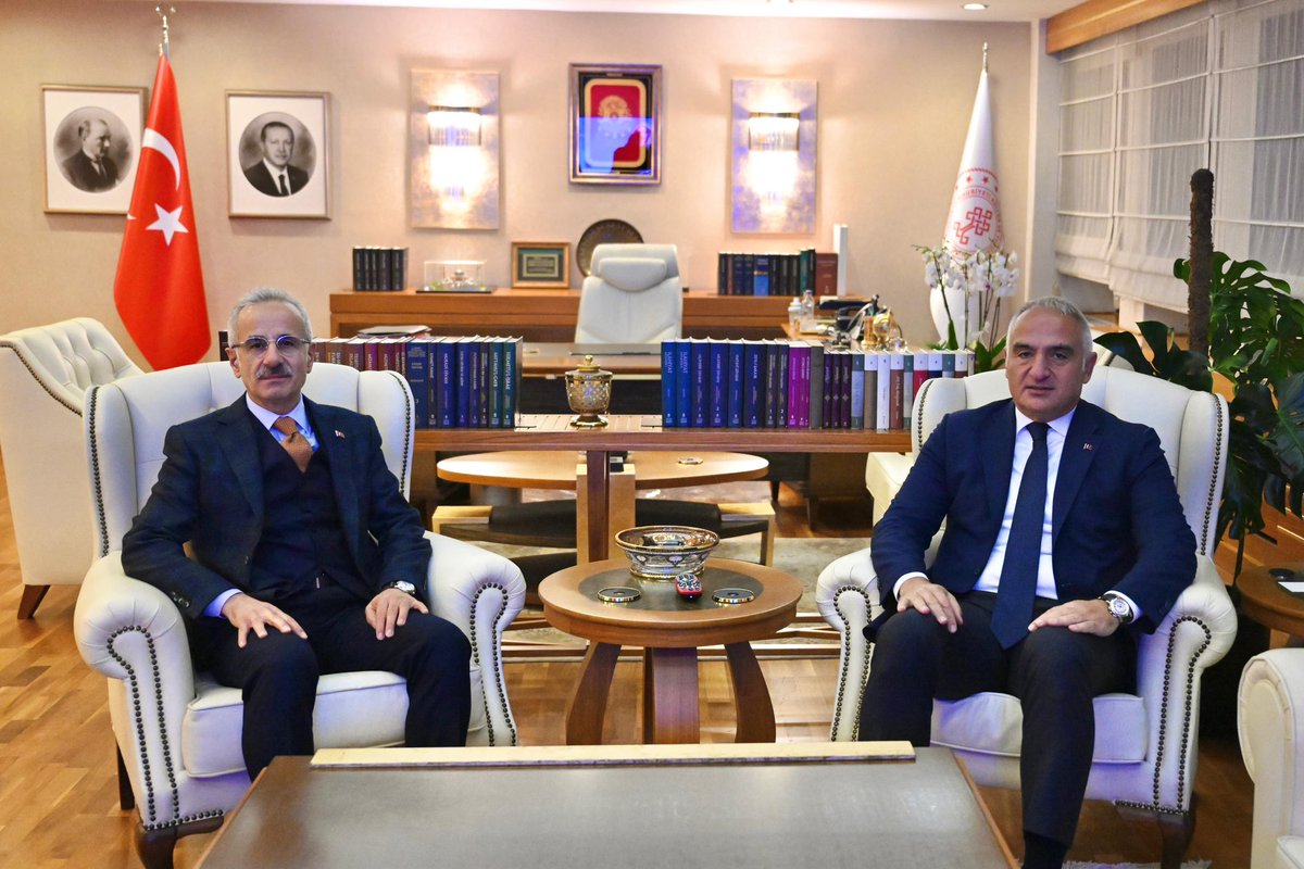 Antalya'mız için güzel haberlerimiz var!

Kepezüstü, Duraliler, Uncalı ve Sanayi kavşaklarının yapımı ile Kumluca Çevre Yolu’nun modernize edilmesi projelerinin hayata geçirilmesi için geri sayım başladı. 

Antalya'mızın trafiğine nefes aldıracak bu önemli projeler için ilk kazma