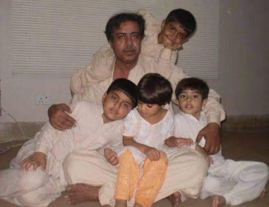 BurdiAdv's tweet photo. ھر ٿوهر تي پير اسان جو هر گهاڻي ۾ آ سَنڌ اسان جو 
هر ٽانڊي تي آ سنڌ اسان جي هر ڦاهي ۾ آ ڪنڌ اسان جو ڪھڙي ڪاتيءَ سان دل ڪوريون هر ڪاتيءَ کي آ زنگ لڳل۔
#NoMoreCanalsOnIndus 
15 ڊسمبر مٽياري باء پاس https://t.co/IFE2rMkVo6