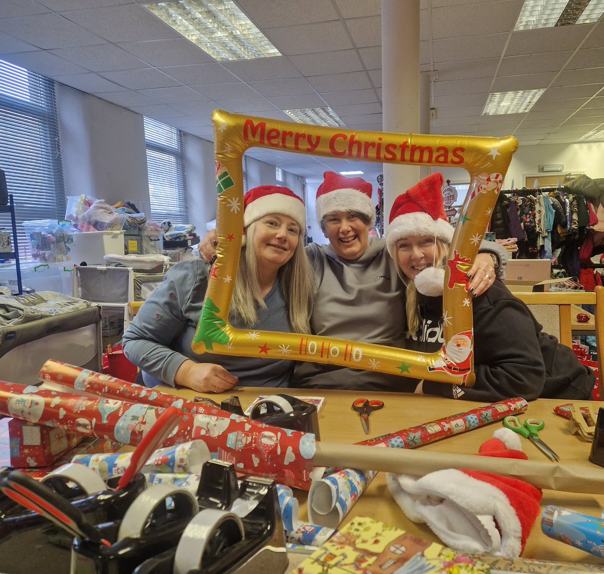 Calderlighthous's tweet image. We have had 2 groups of elves helping us to wrap gifts ready for Santa from @caravanguard 
Thank you! you were all superstars ⭐️
#beaconofhope 
#Christmasforallchildren
#santaslittlehelpers 
#communitykindness