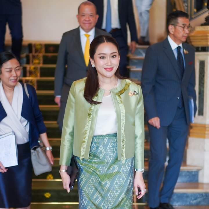 pran2844's tweet photo. Mr. Brian McFeeters รองประธานอาวุโสและกรรมการผู้จัดการระดับภูมิภาคของสภาธุรกิจสหรัฐอเมริกา-อาเซียน (US-ASEAN Business Council: USABC) และคณะนักธุรกิจจาก USABC เข้าเยี่ยมคารวะ นางสาวแพทองธาร ชินวัตร นายกรัฐมนตรี ในโอกาสเยือนประเทศไทย ณ ตึกภักดีบดินทร์ ทำเนียบรัฐบาล
#USABC #แพทองธารชินวัตร #นายกรัฐมนตรี