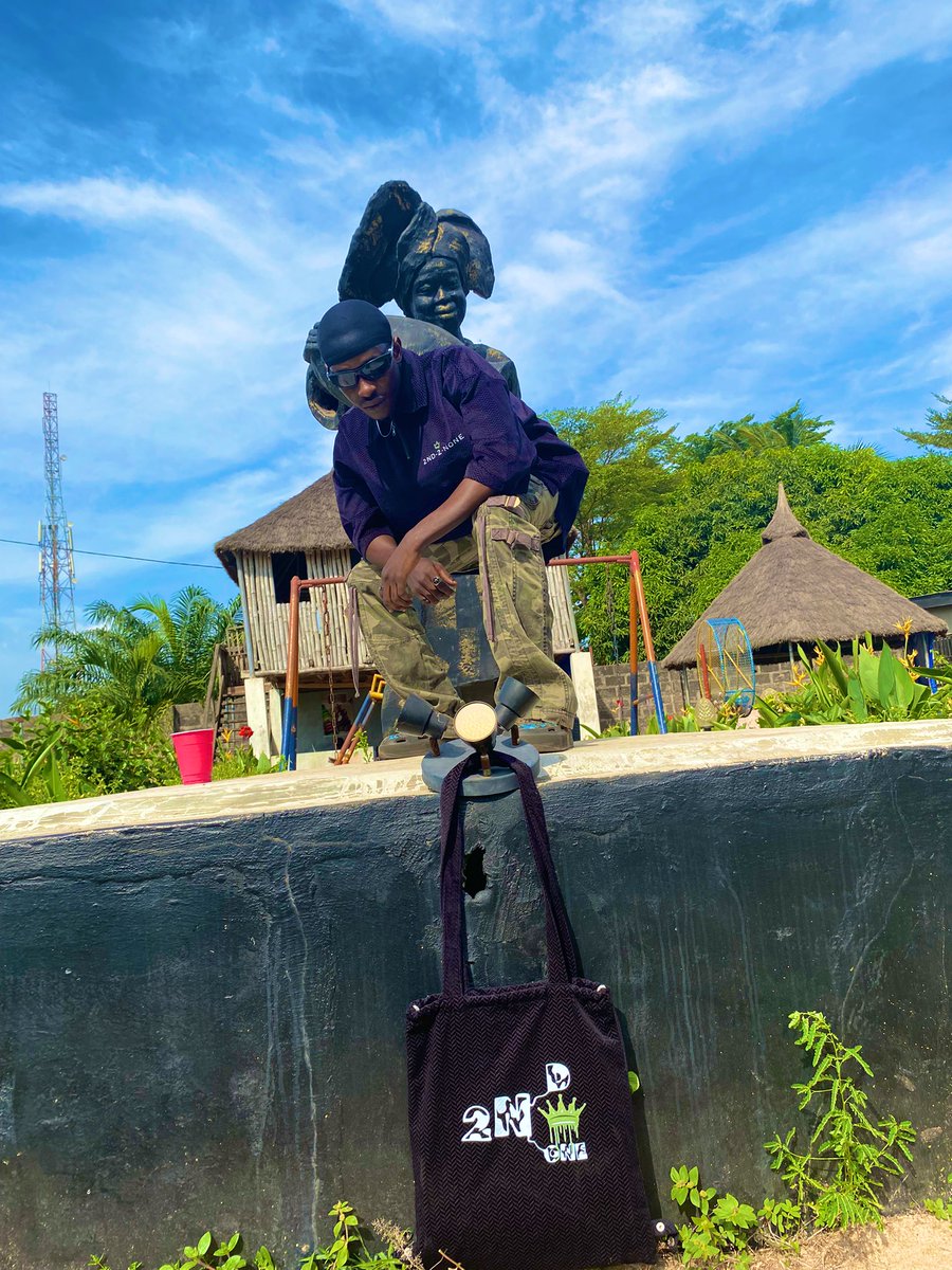 jaythe_2nd's tweet photo. .👑.
2ND-2-NONE is on the Horizon!
Upgrade your style with us! We use hidden gems to create fresh and unique looks that will make you stand out. Join the fashion revolution and let’s shine together! The 2ND Collection✨ #afrofashion https://t.co/69ZqnoDMxm