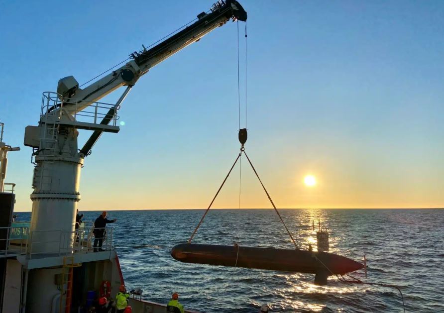 DefenseMirror's tweet image. German Navy Completes Trials for Israel-developed BlueWhale Autonomous Submarine: 

defensemirror.com/news/38265/Ger…

.@ILAerospaceIAI @bundeswehrInfo #GermanNavy #BlueWhale #Israel #autonomous #submarine