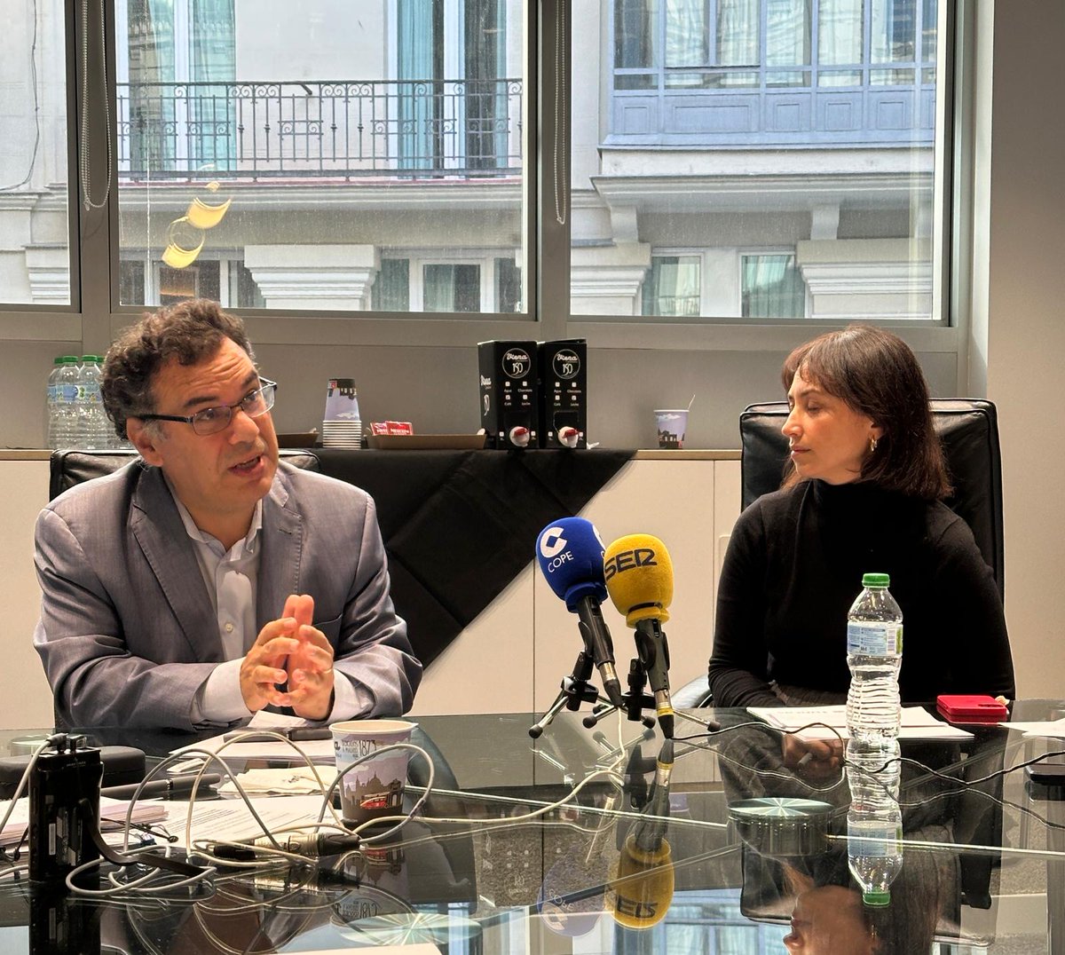 .<a href="/sanz_ismael/">Ismael Sanz</a> y <a href="/mariamiyarbusto/">María Miyar</a> han presentado hoy a los medios el documental EXIT y han hablado sobre los principales retos y las propuestas en torno al abandono escolar en España. Puedes ver EXIT aquí: youtu.be/vExyUXnXzZ4