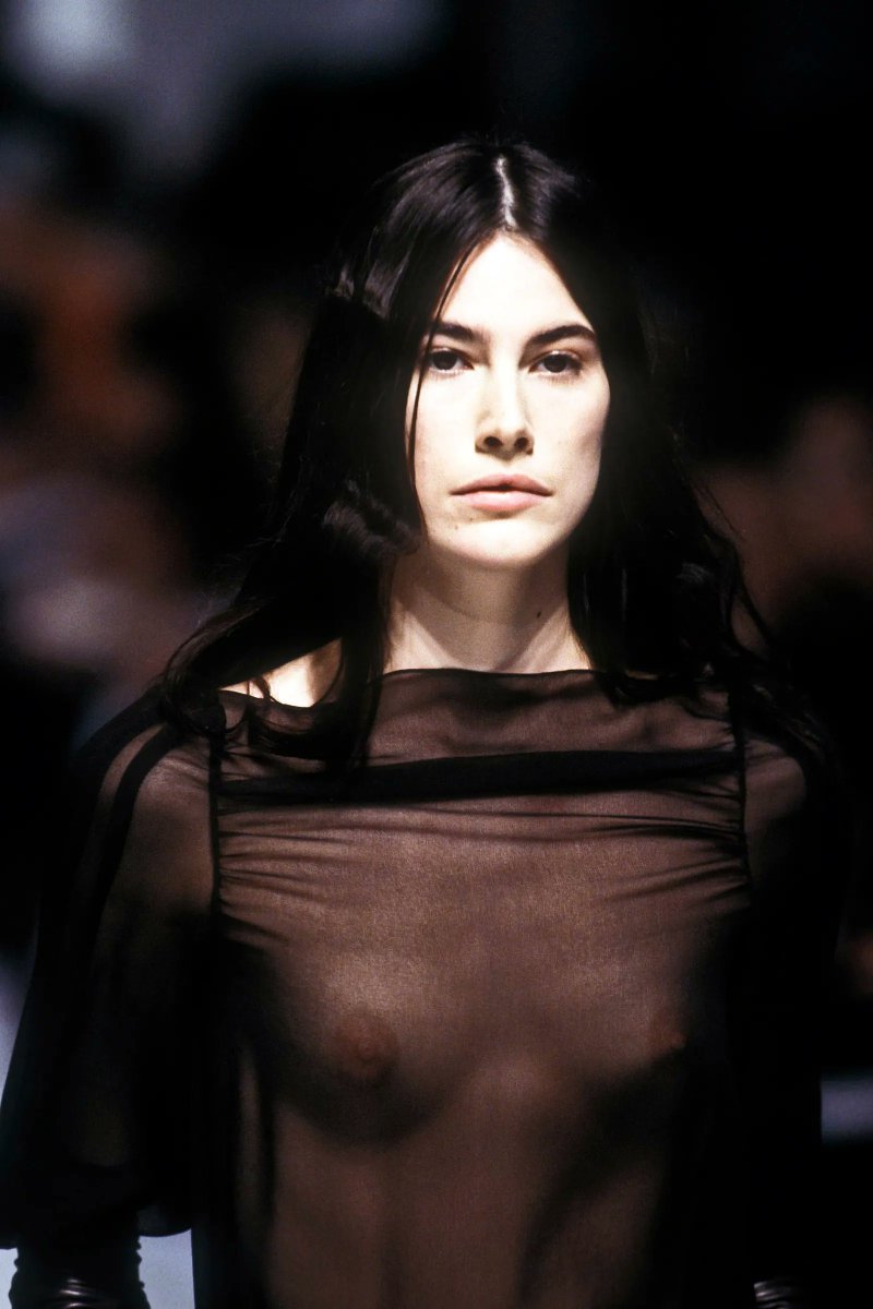 _joulian_'s tweet photo. balenciaga by nicolas ghesquière fw 1999 https://t.co/4xA9CdSodg