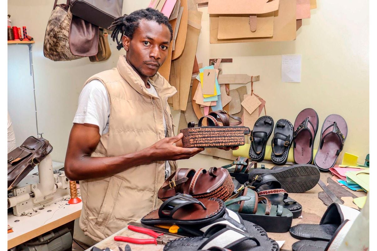 Step into sustainability: Akala 21's tyre footwear revolutionising fashion in Kenya ow.ly/7TB650Ugyhn