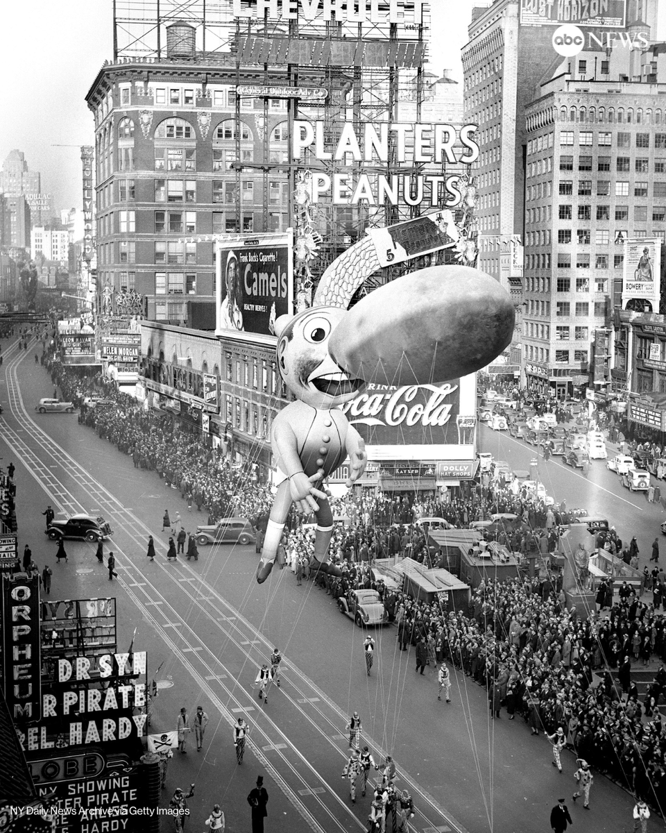ON THIS DAY: One hundred years ago, Macy’s first Thanksgiving Day parade — billed as a “Christmas Parade” — took place in New York.

Here are some of the scenes from years gone by. abcnews.link/SXoPmFr