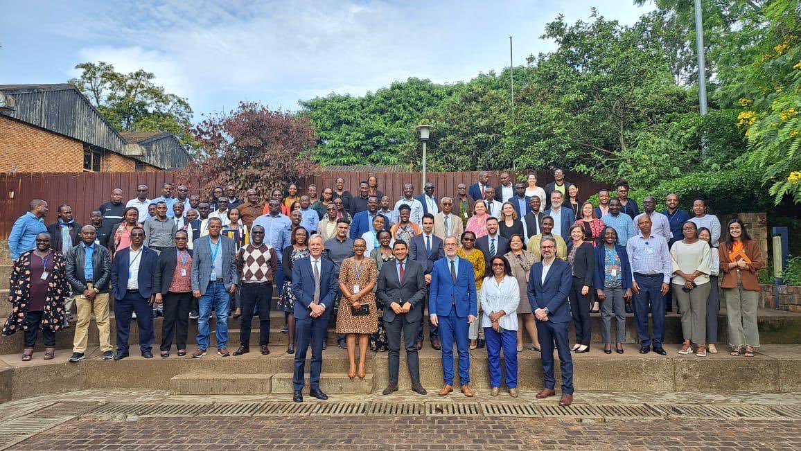 germany_un_rome's tweet image. It is essential to ensure that our decisions  in Rome translate into tangible results on the ground. This week 🇩🇪 Amb @AndreasvBrandt and rep’s from all regional lists join the @WFP #ExecutiveBoard field trip to #Rwanda to gain first-hand insights into @WFP‘s work on the field.