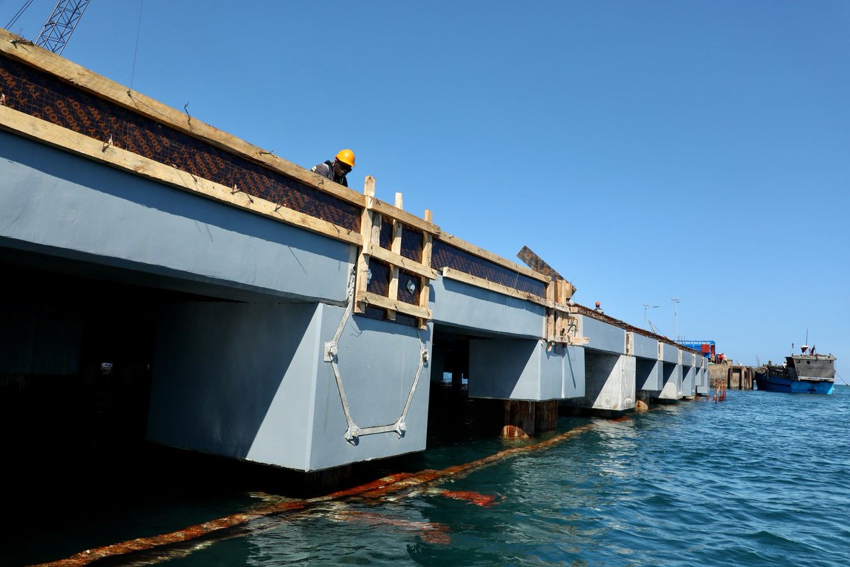 The on-going construction of Ksh.2.6 billion Shimoni Fish Port by the Kenya Ports Authority has achieved an overall completion rate of 84.7 percent.

This is the first fish Port in the region and is expected to harness the potential of the Blue Economy by significantly enhancing