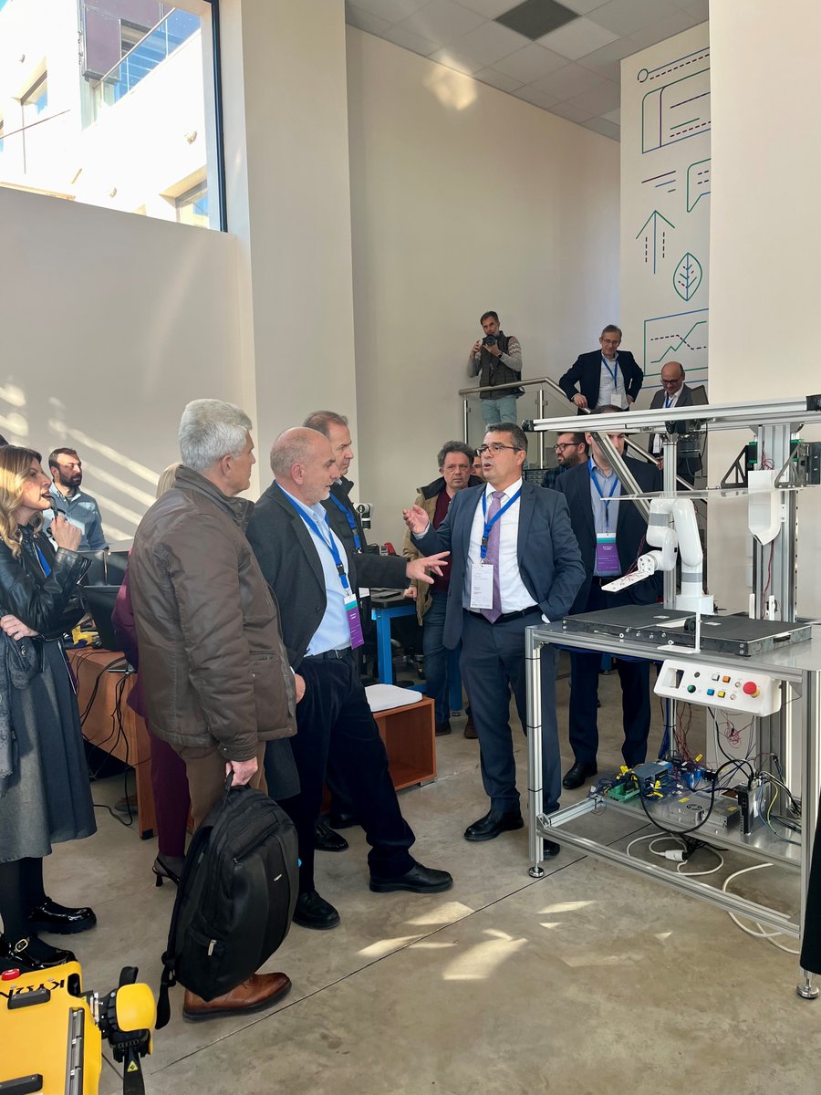 Την ίδρυση του 𝗧𝗜𝗧𝗔𝗡 𝗗𝗶𝗴𝗶𝘁𝗮𝗹 𝗔𝗰𝗰𝗲𝗹𝗲𝗿𝗮𝘁𝗼𝗿 μιας πρωτοβουλίας για την επιτάχυνση της ανάπτυξης καινοτόμων ψηφιακών λύσεων, που θα μετασχηματίσει τον κλάδο των δομικών υλικών, ανακοίνωσε ο Ομιλος Τιτάν σε συνεργασία με το ΕΚΕΤΑ&amp;το ΔΙΠΑΕ.
certh.gr/1E39E84B.el.as…