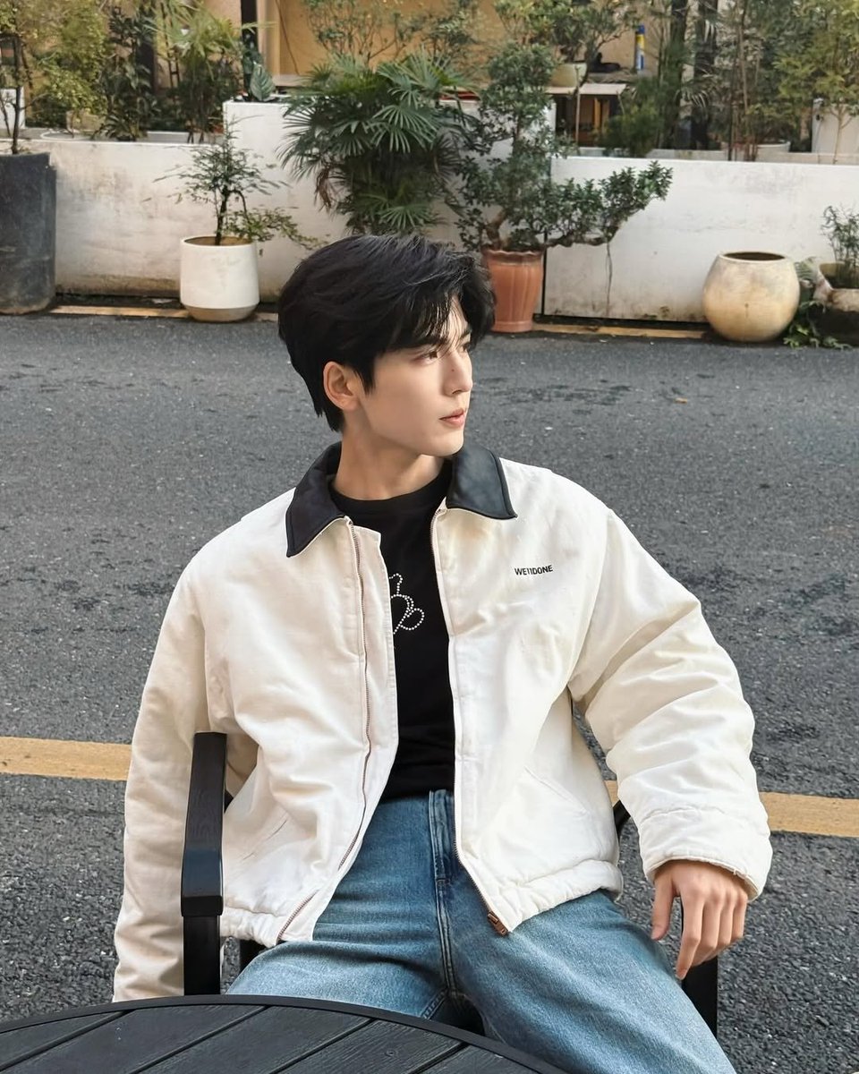 everydayzlh's tweet image. •112724• zhang linghe instagram update 🚀 (3)

📝: 😬

🔗: instagram.com/p/DC34pt8p76T/…

#zhanglinghe #张凌赫