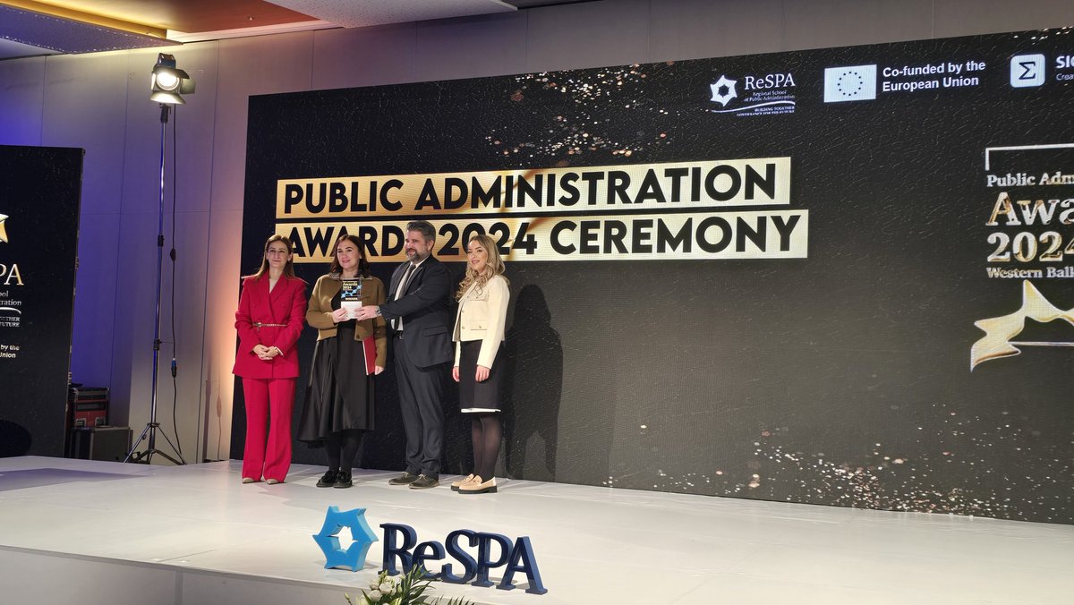 jecazaric's tweet photo. Republički sekretarijat za javne politike dobio je nagradu za smanjenje birokratije i efikasni rad #respa https://t.co/EH6289YoGn