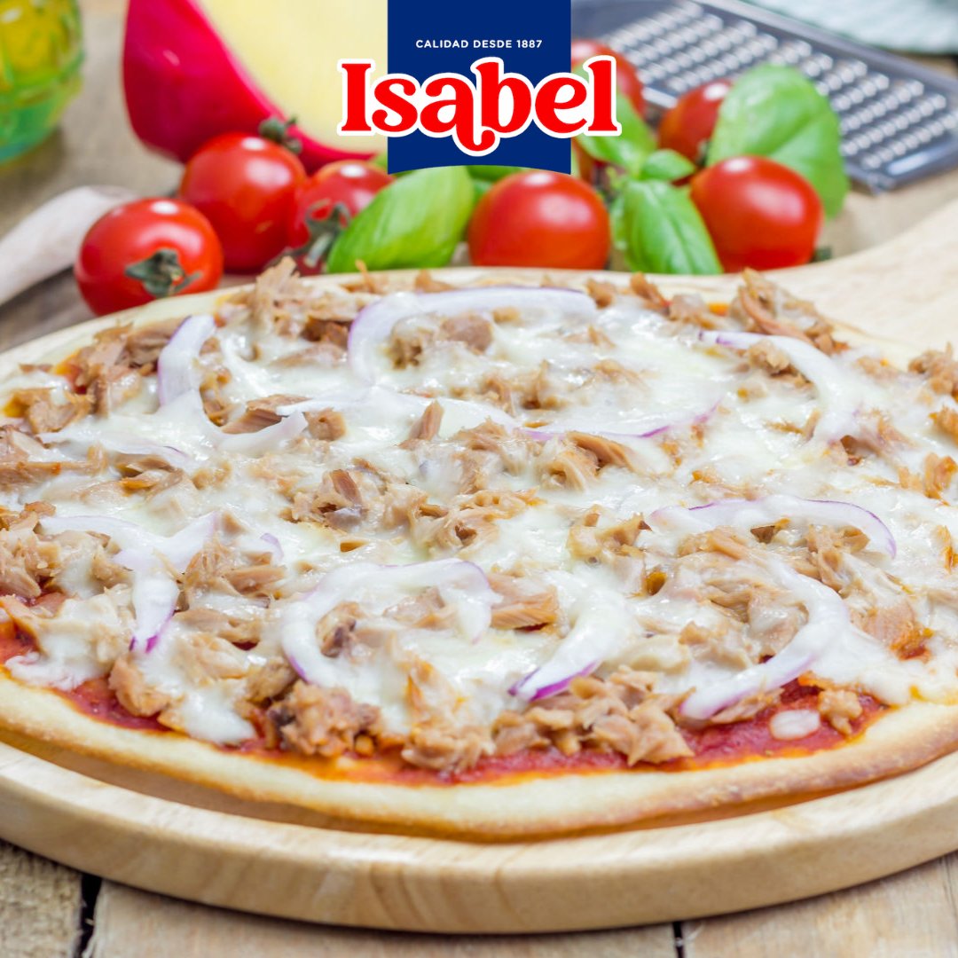 ¡Miércoles de pizza! 🍕

Esta deliciosa pizza de atún puede convertirse en tu cena preferida. Solo con atún, tomate, queso y cebolla roja conseguirás un plato riquísimo.

#AtunIsabel #ConservasIsabel #HoyComemosConIsabel #recetas #recetasconatun #atunenlata