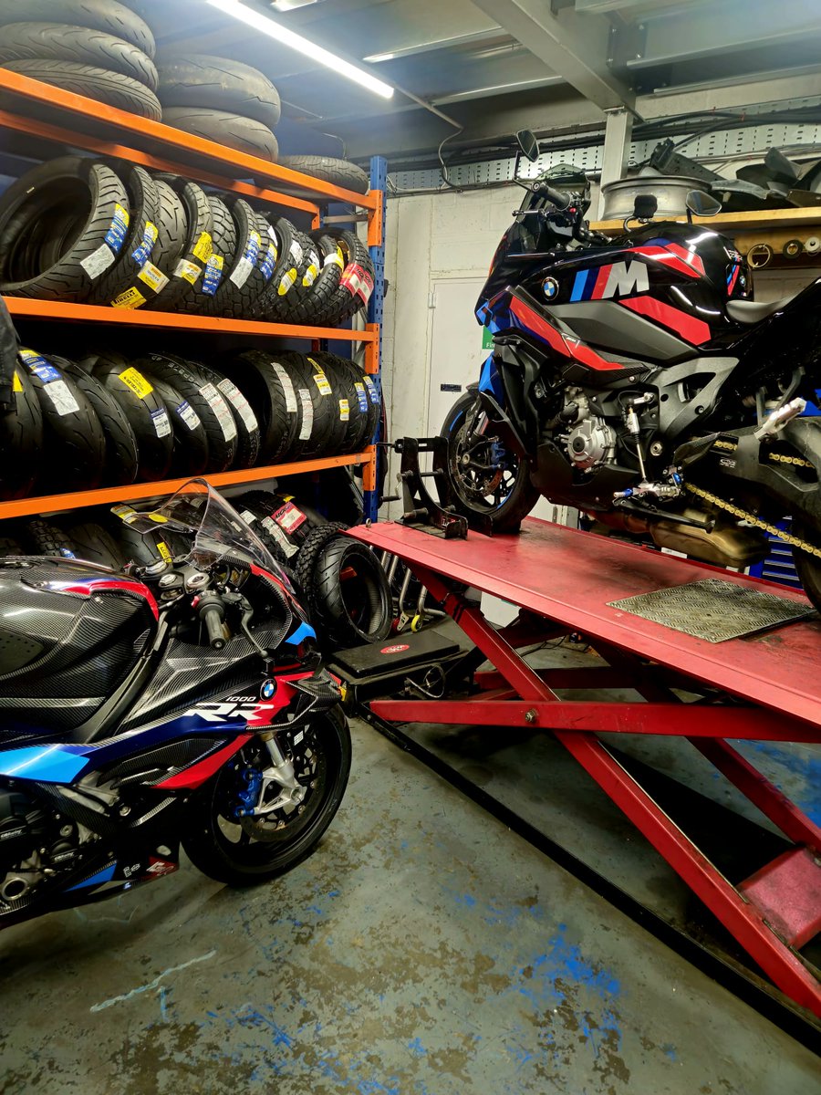When the M1000RR met the M1000XR... 😬🚀🦹

Two different customers, two different ways of going incredibly fast. We'd like to think these two would play nicely together but we kept them at arm's length from each other, just in case. 

Which one would you choose?