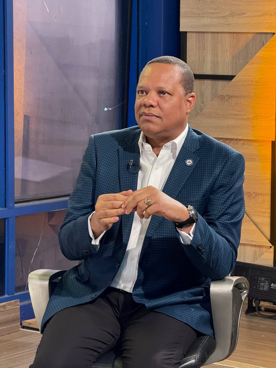ProConsumidorRD's tweet photo. Sintoniza ahora el programa #Matinal5 por @TelemicroHD.

📺 https://t.co/rP4yDjotpq

Entrevista al Dr. @AlcantaraEddy. https://t.co/1aq3k3jo94