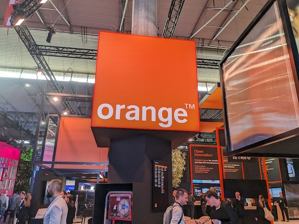 FINTAK_Official's tweet image. 🌍📱 African languages go digital! Orange, OpenAI, & Meta are bringing AI support to Wolof & Pulaar, empowering 22M+ speakers with smarter tech. Public health, education, & innovation—this is just the start! 🧠✨ #AIForAfrica #LanguageTech #Innovation