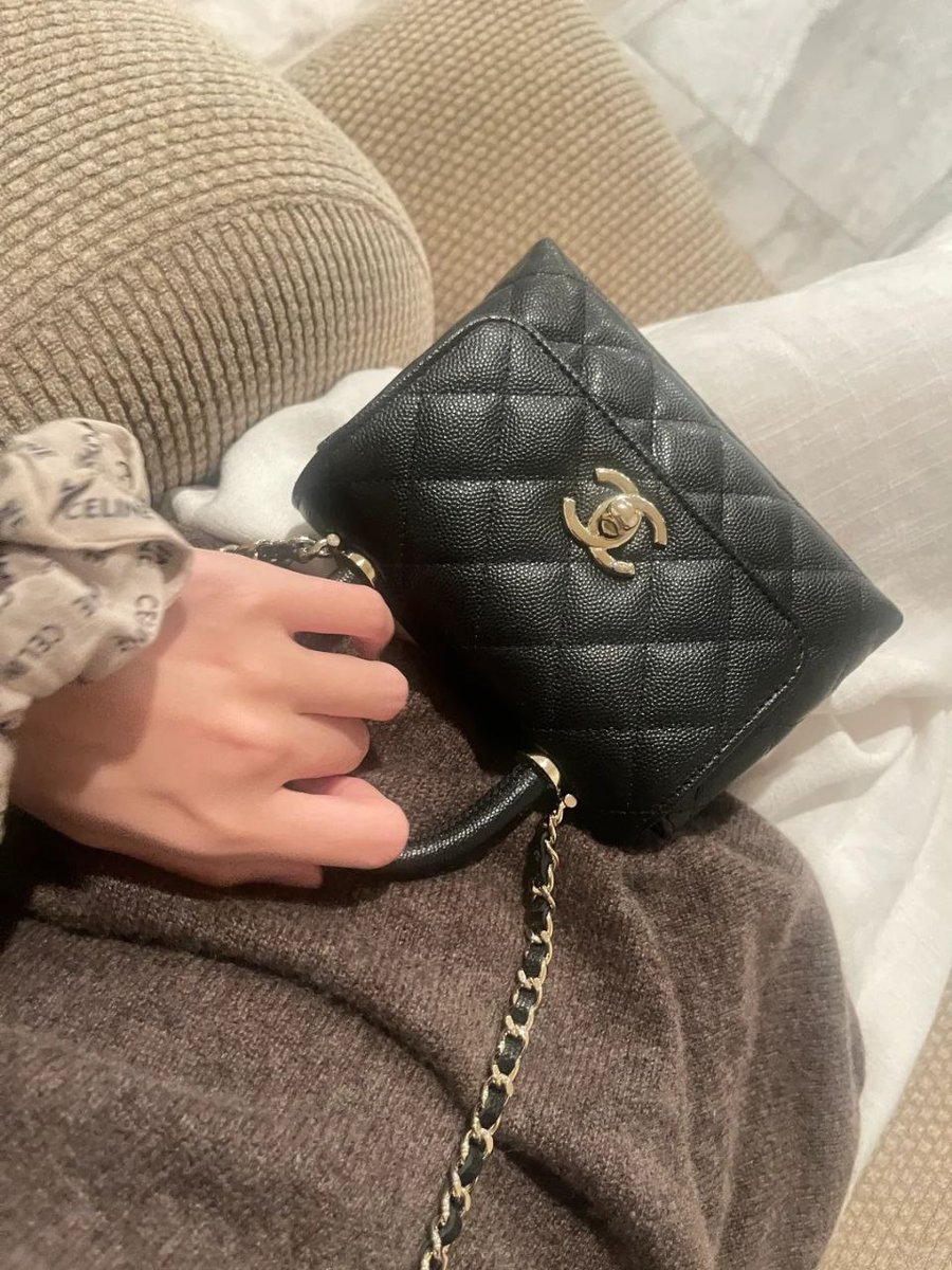 Lee✨ (@bpbuydsad) on Twitter photo 