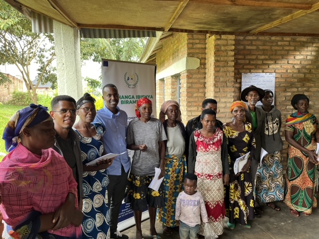 NjengaGreens's tweet photo. Growing our impact! we are excited to continue our training program with @MedicusMundi, now focusing on organic fertilizer production for 4 cooperatives in Kamonyi. Let's empower communities and build a sustainable future together! #Organicfarming #Sustainability #Agriculture https://t.co/iXnR2Ohbi4