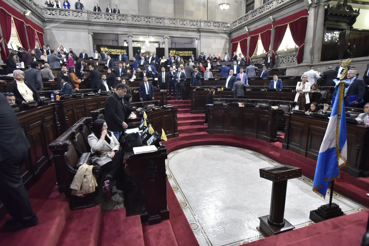 CongresoGuate's tweet photo. ¡Más desarrollo y oportunidades para los guatemaltecos!
✅ ¡Aprobado! Los diputados aprobaron el Decreto 36-2024, que contiene el #Presupuesto2025, que garantiza la asignación de recursos para educación, salud, seguridad, infraestructura, economía, ambiente, entre otros, que impactarán de manera positiva la vida de los guatemaltecos.
¡Juntos haciendo un #CongresoDiferente!
📈#Presupuesto2025
🏦#XLegislatura